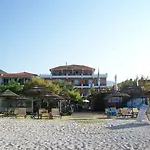 Nefeli Wind Club Aparthotel