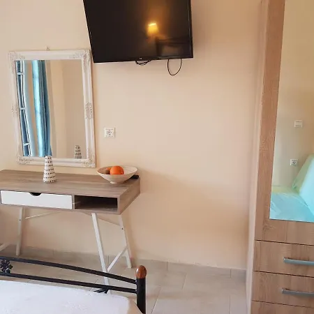Nefeli Wind Club Aparthotel 3*