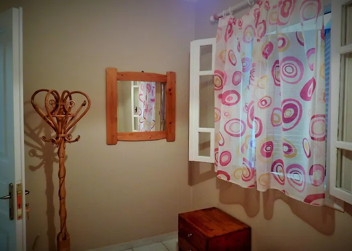 מלון דירות Nefeli Wind Club 3*